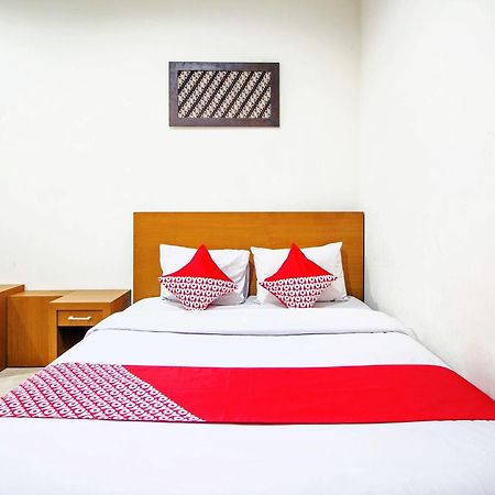Super Oyo 250 De'Gadri Ndalem Hotel Jarakan Exterior photo