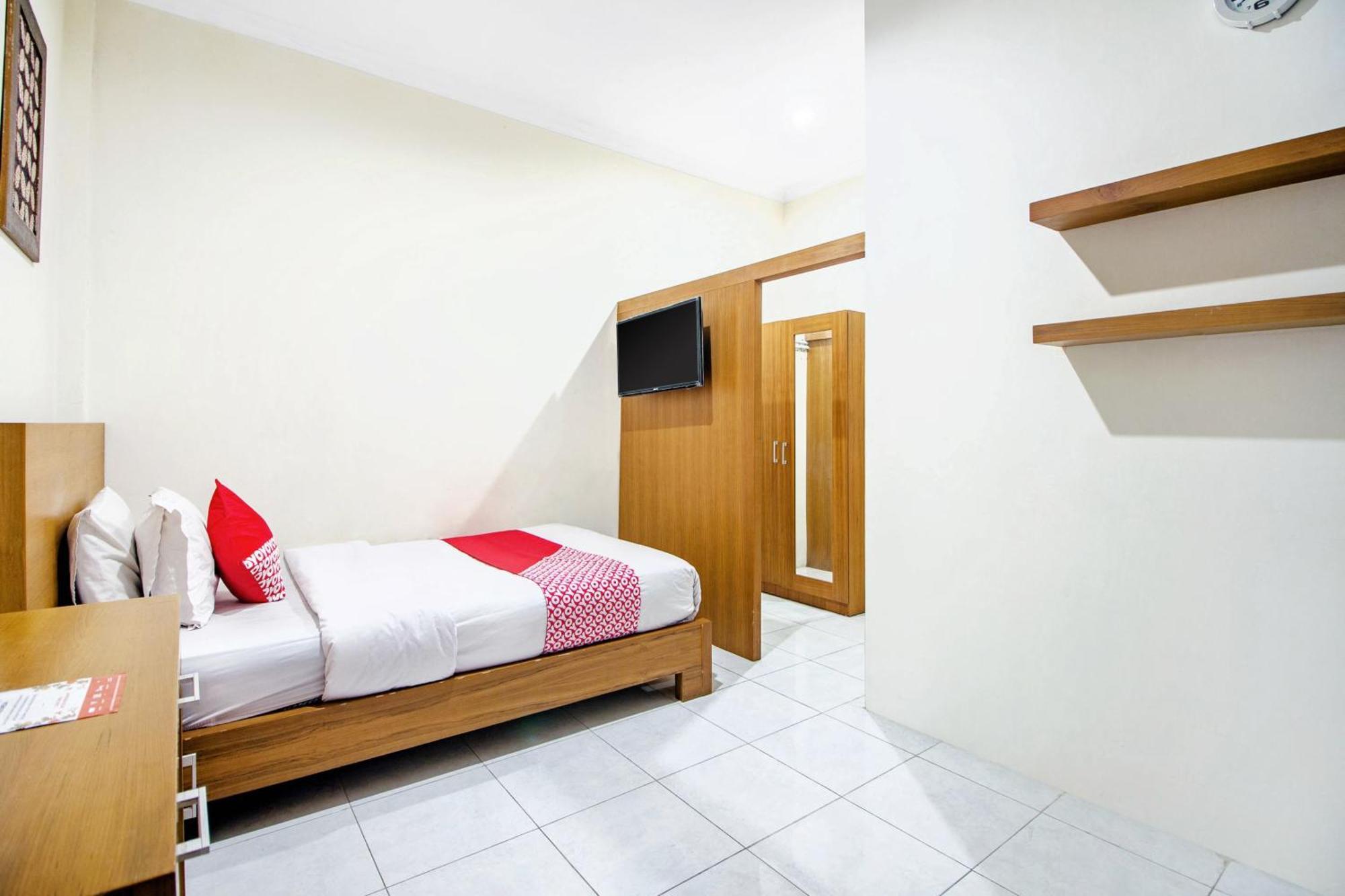 Super Oyo 250 De'Gadri Ndalem Hotel Jarakan Exterior photo