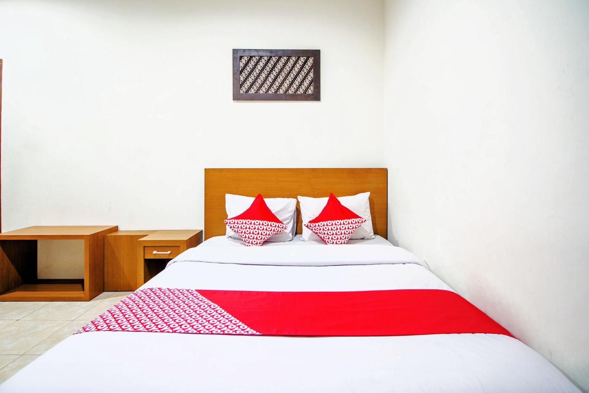 Super Oyo 250 De'Gadri Ndalem Hotel Jarakan Exterior photo