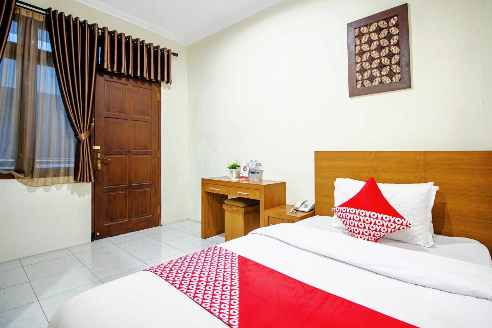 Super Oyo 250 De'Gadri Ndalem Hotel Jarakan Exterior photo