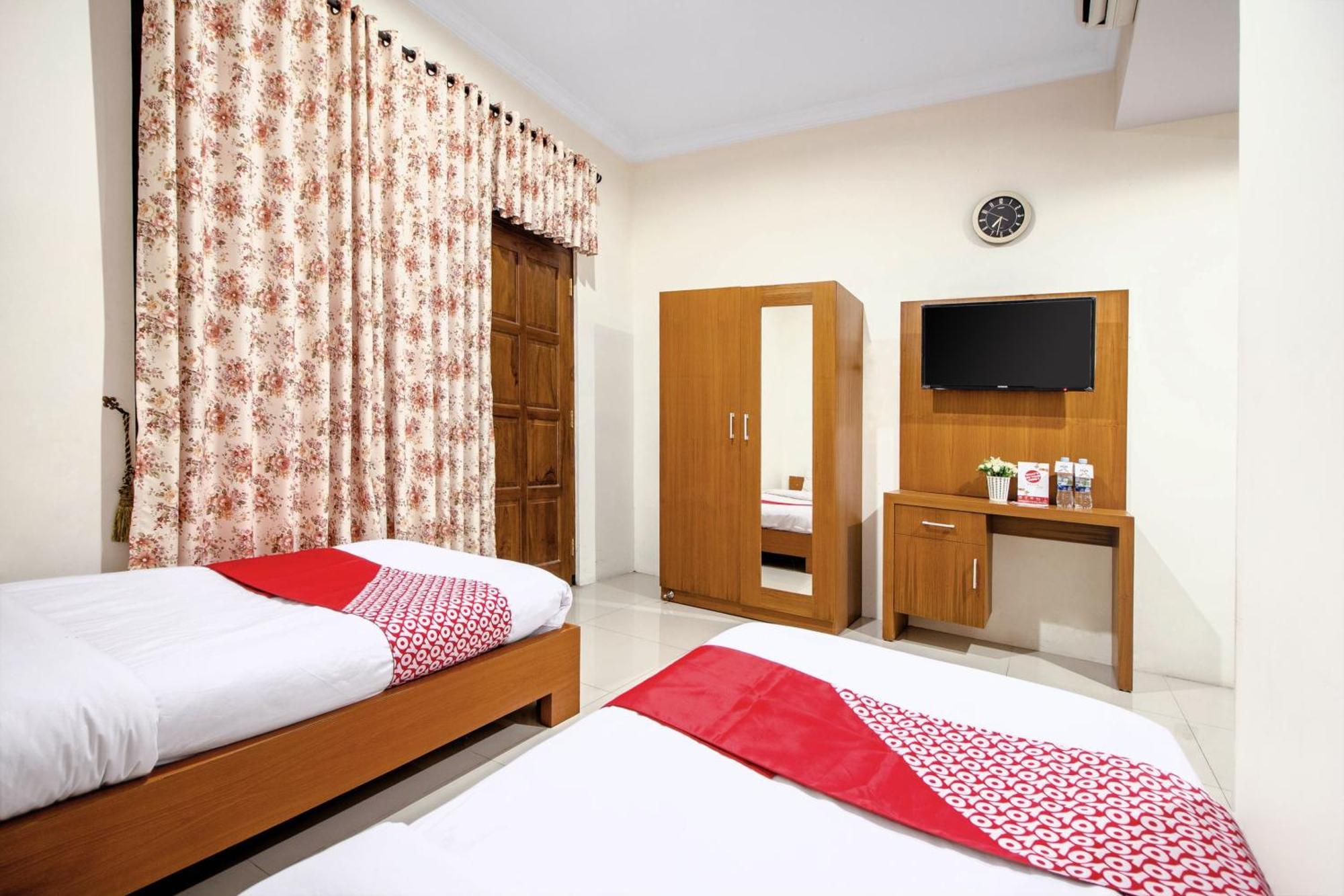 Super Oyo 250 De'Gadri Ndalem Hotel Jarakan Exterior photo