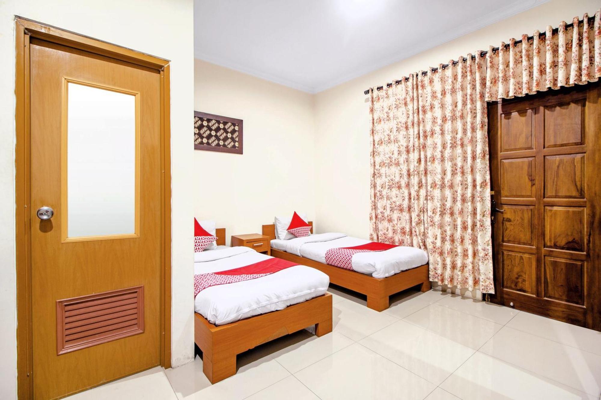 Super Oyo 250 De'Gadri Ndalem Hotel Jarakan Exterior photo