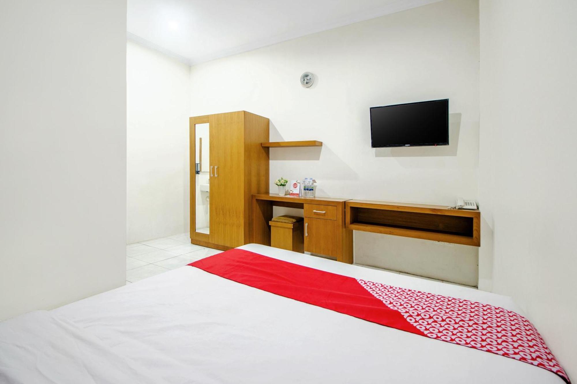 Super Oyo 250 De'Gadri Ndalem Hotel Jarakan Exterior photo