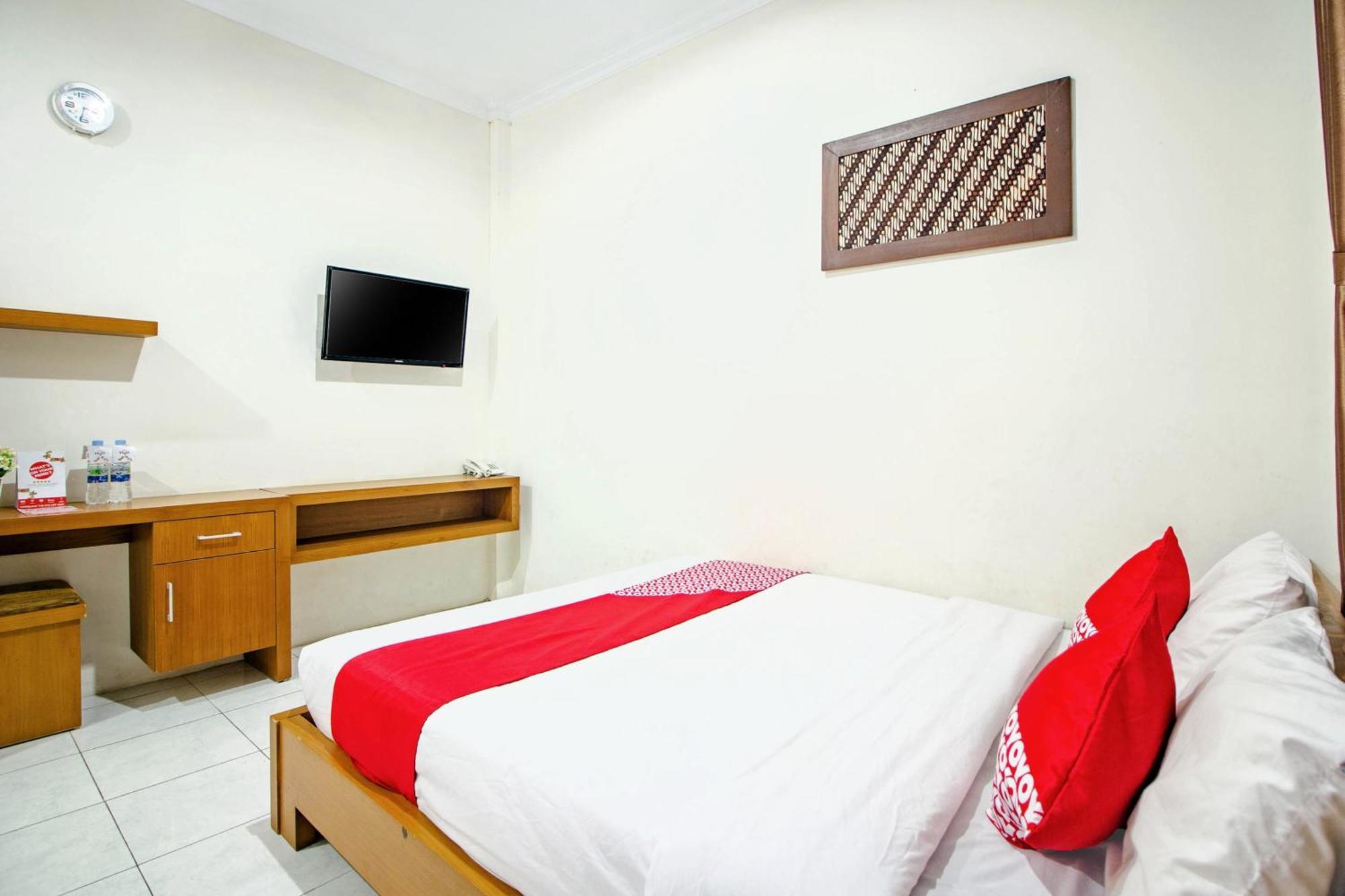 Super Oyo 250 De'Gadri Ndalem Hotel Jarakan Exterior photo