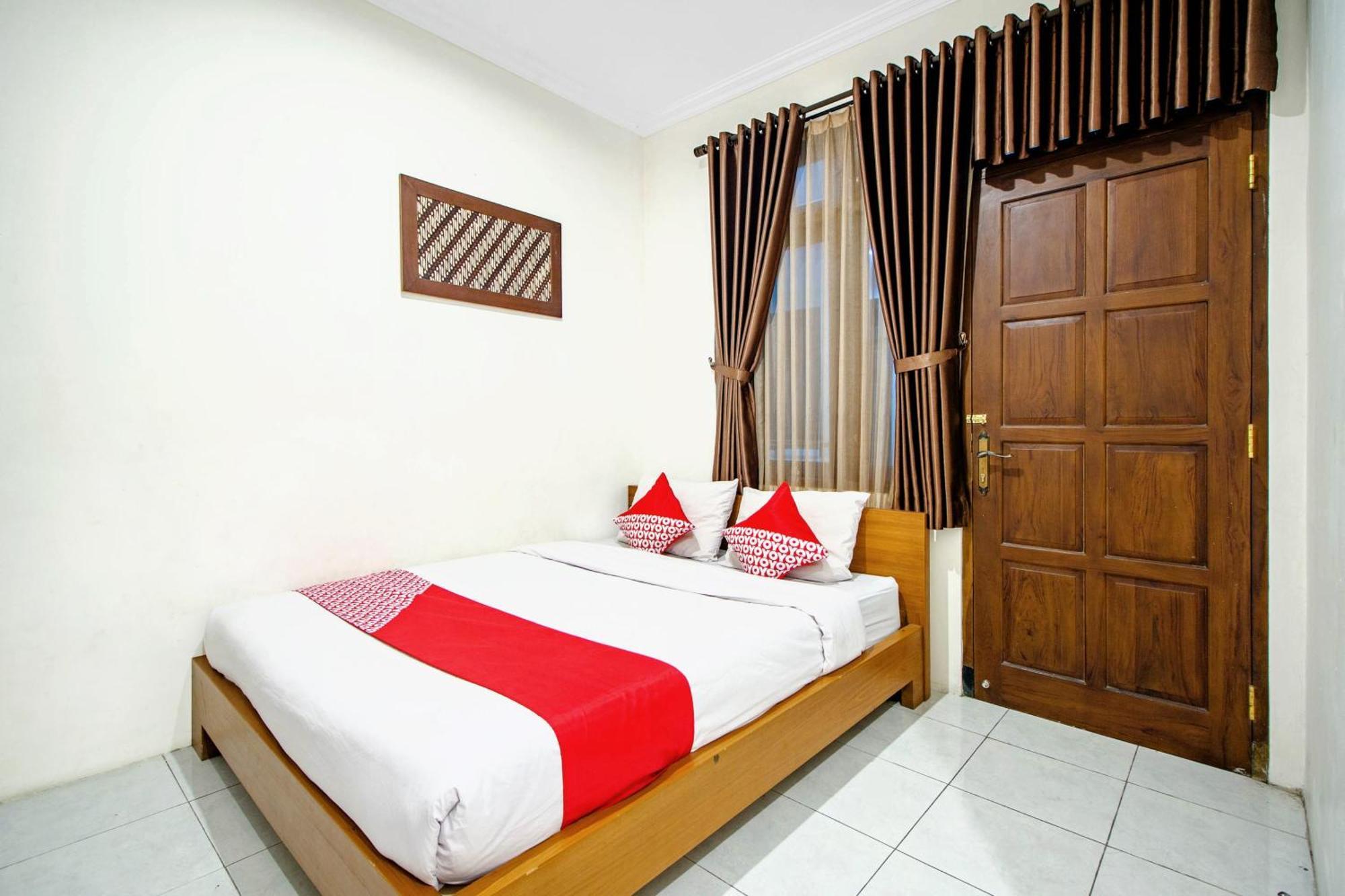 Super Oyo 250 De'Gadri Ndalem Hotel Jarakan Exterior photo